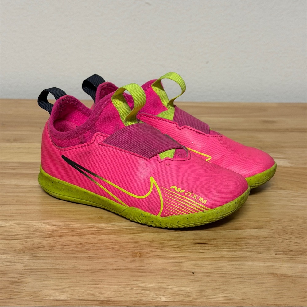 Nike Jr Zoom Vapor 15 Academy IC Soccer Kids Shoes Pink Volt 10.5Y